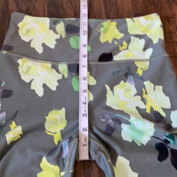 ATHLETA Elation flower Printed leggings size S 7/8 tight EUC - Picture 6 of 7